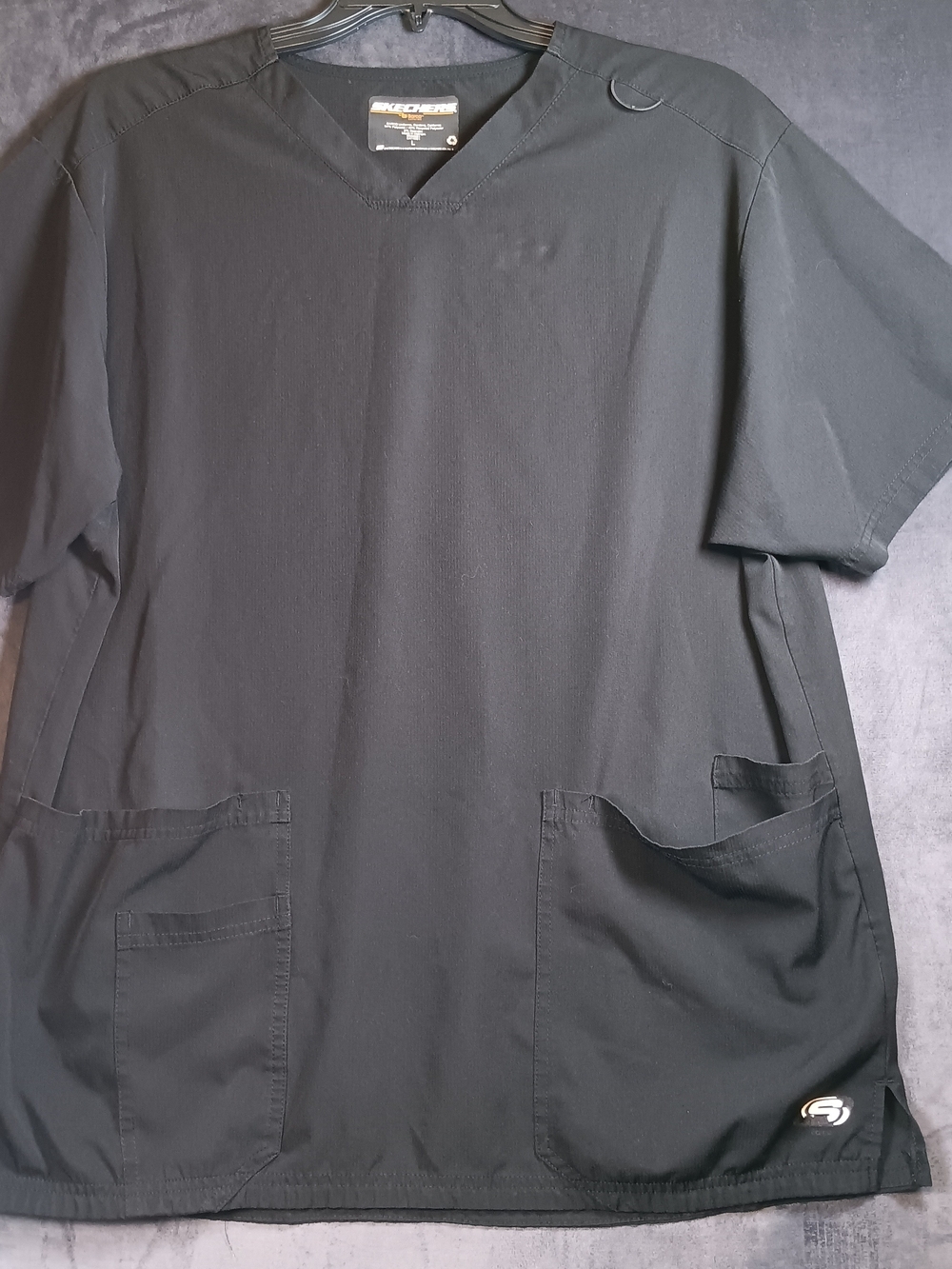 Skechers Men’s Black Short-Sleeve V-Neck Scrub Top